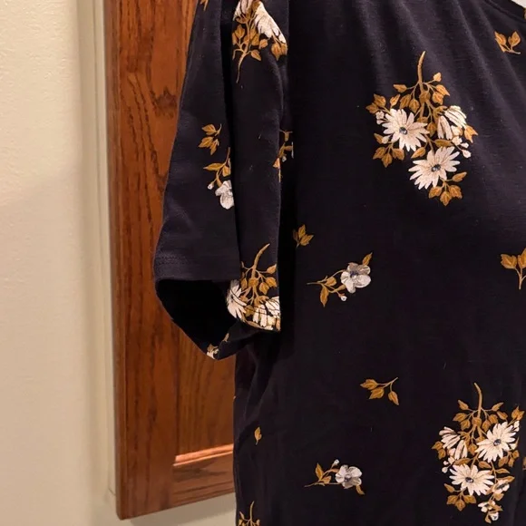 Croft & Barrow Black Tee with Floral Accents - size XL - Picture 3 of 7